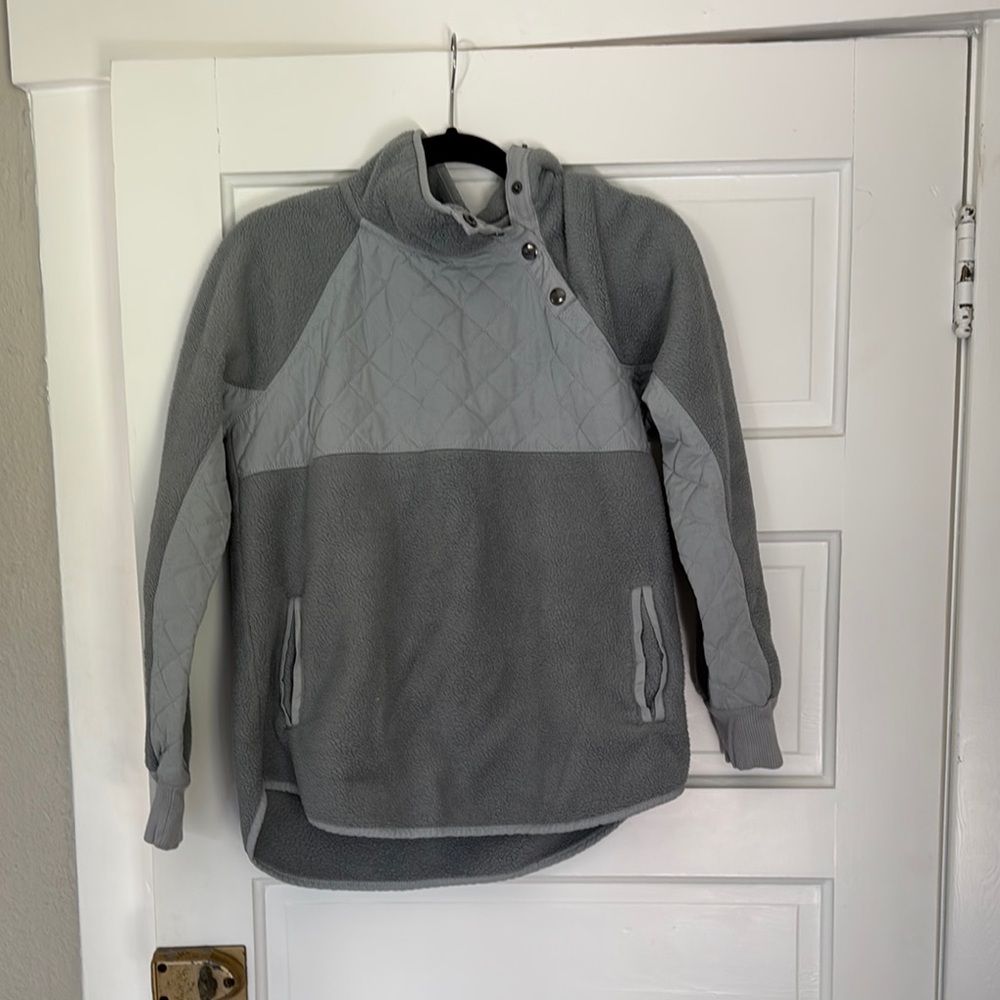 Abercrombie Fleece size Small